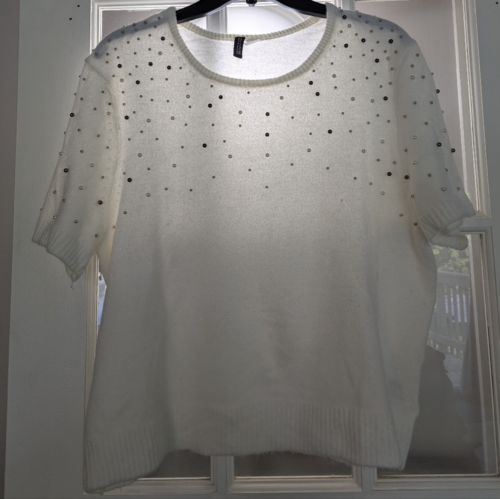 H&M White Short‑Sleeve Sweater with Pearl & Silver Embellishments | Women’s XL